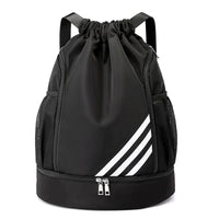 Sac de sport pratique et compact sur fond blanc